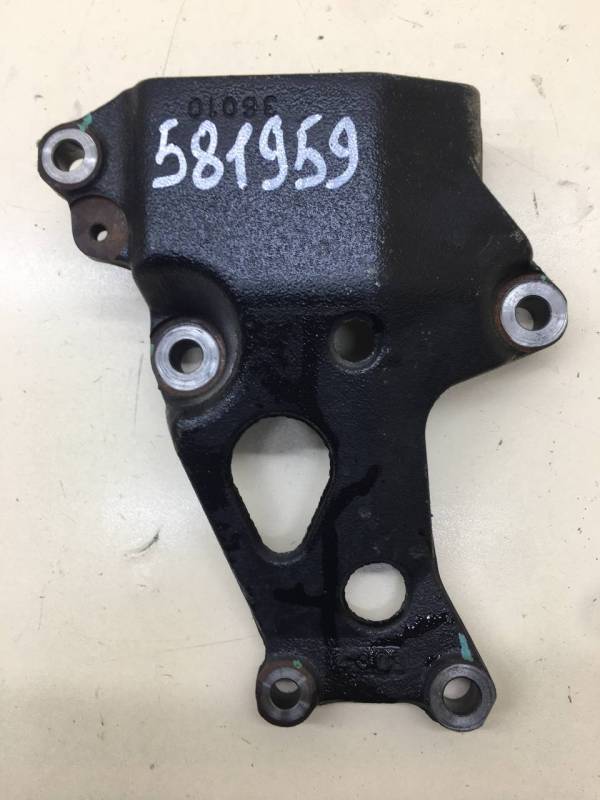 Кронштейн двигателя Toyota Camry (V50) 2011-2017 Кронштейн двигателя Toyota Camry (V50) 2011-2017