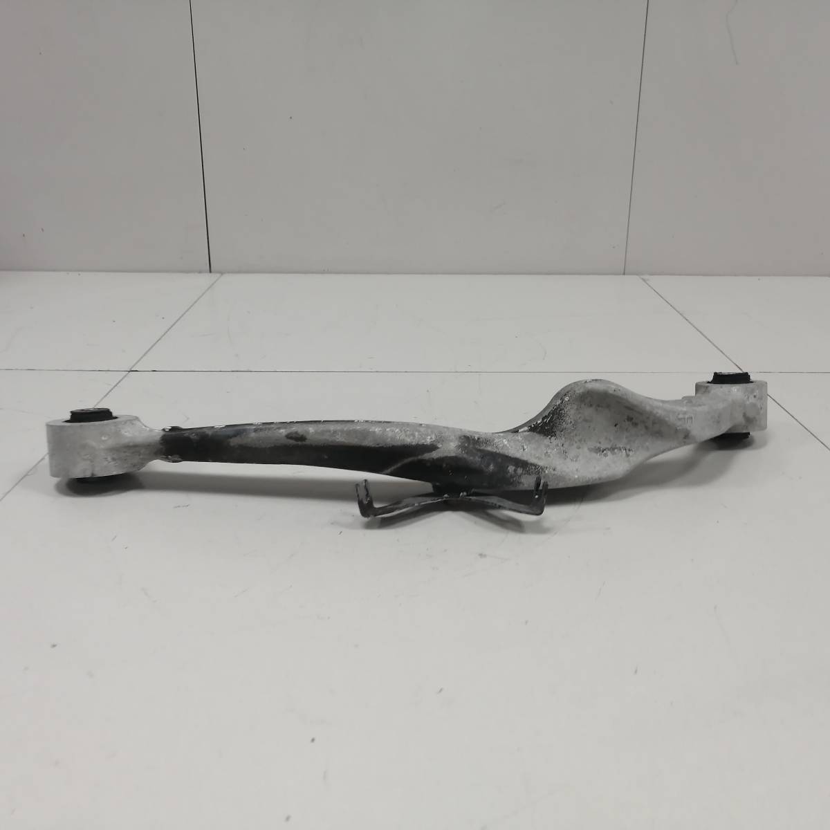 Рычаг задний поперечный Nissan Qashqai (J10) 2006-2013 Рычаг задний поперечный Nissan Qashqai (J10) 2006-2013