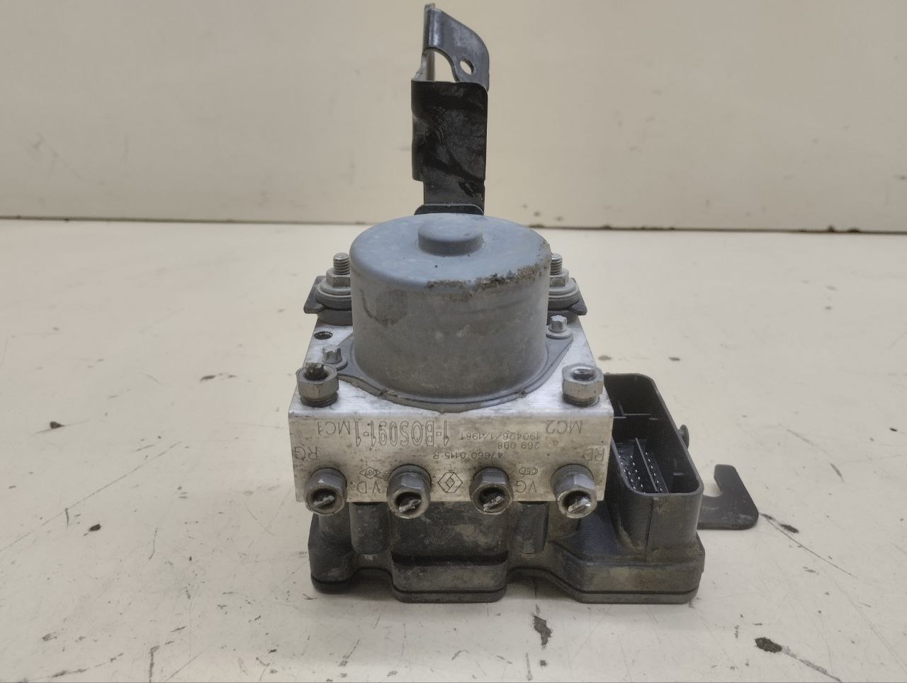 Блок ABS (насос) Renault Duster (HSA, HSM) 2012> Блок ABS (насос) Renault Duster (HSA, HSM) 2012>