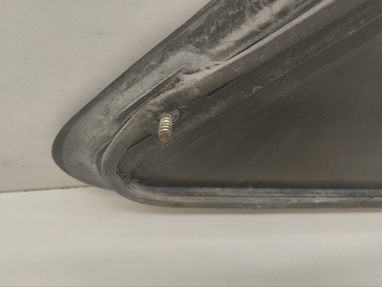 Стекло кузовное глухое левое Daewoo Nexia (N150) 2008-2016