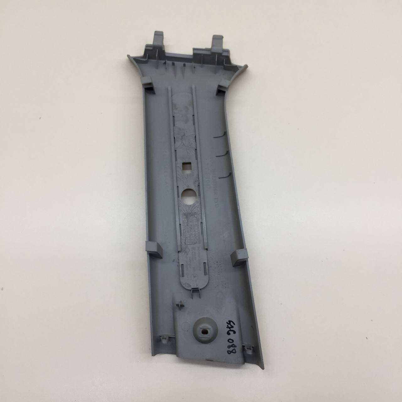 Обшивка стойки Lada  X-RAY Cross 2018 >