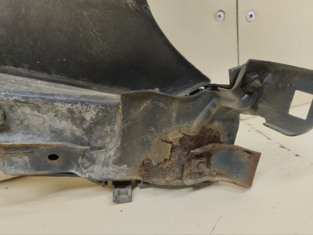 Крыло переднее левое Nissan Almera (N16) 2000-2006 Крыло переднее левое Nissan Almera (N16) 2000-2006