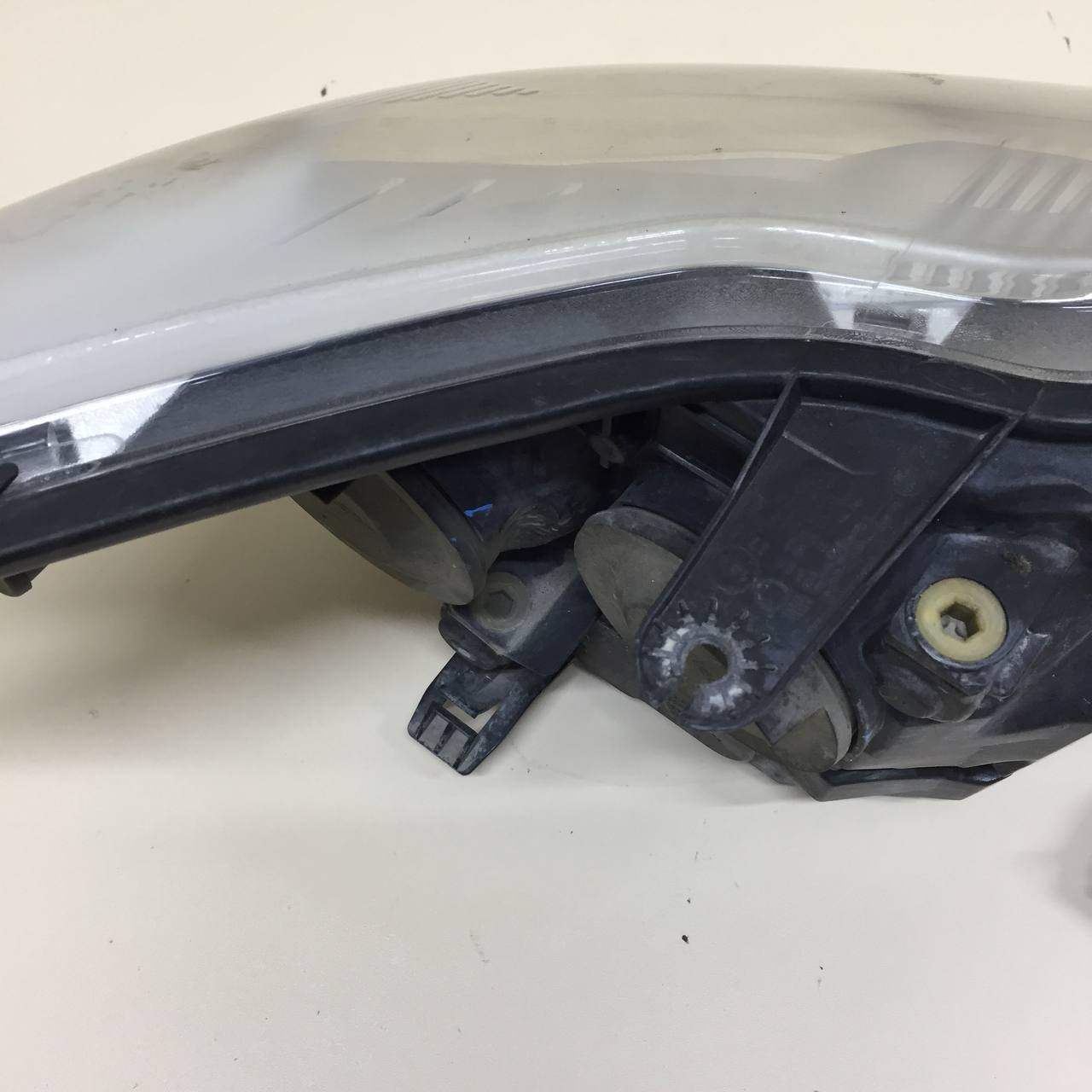 Фара левая Ford Focus 2 (DB) 2008-2011