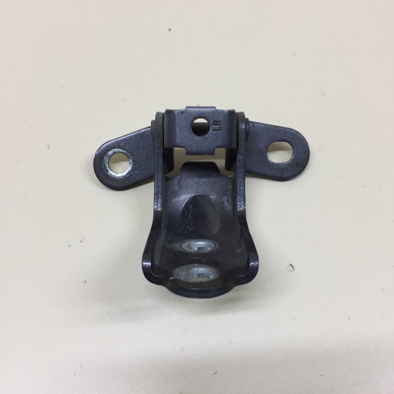 Петля двери задней правой нижняя Hyundai Solaris (RB) 2010-2017