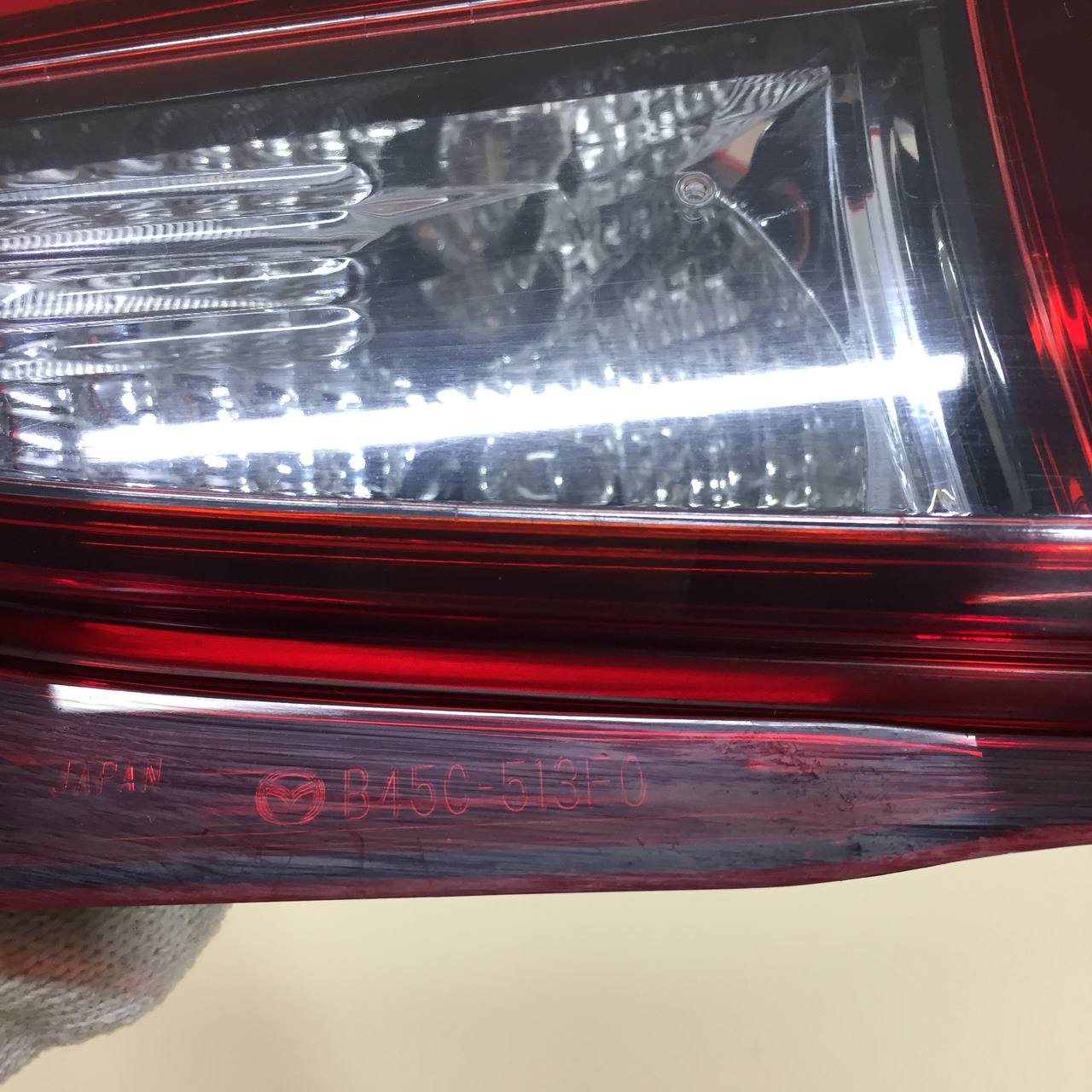 Фонарь задний внутренний правый Mazda Mazda 3 (BM) 2013-2016 Фонарь задний внутренний правый Mazda Mazda 3 (BM) 2013-2016