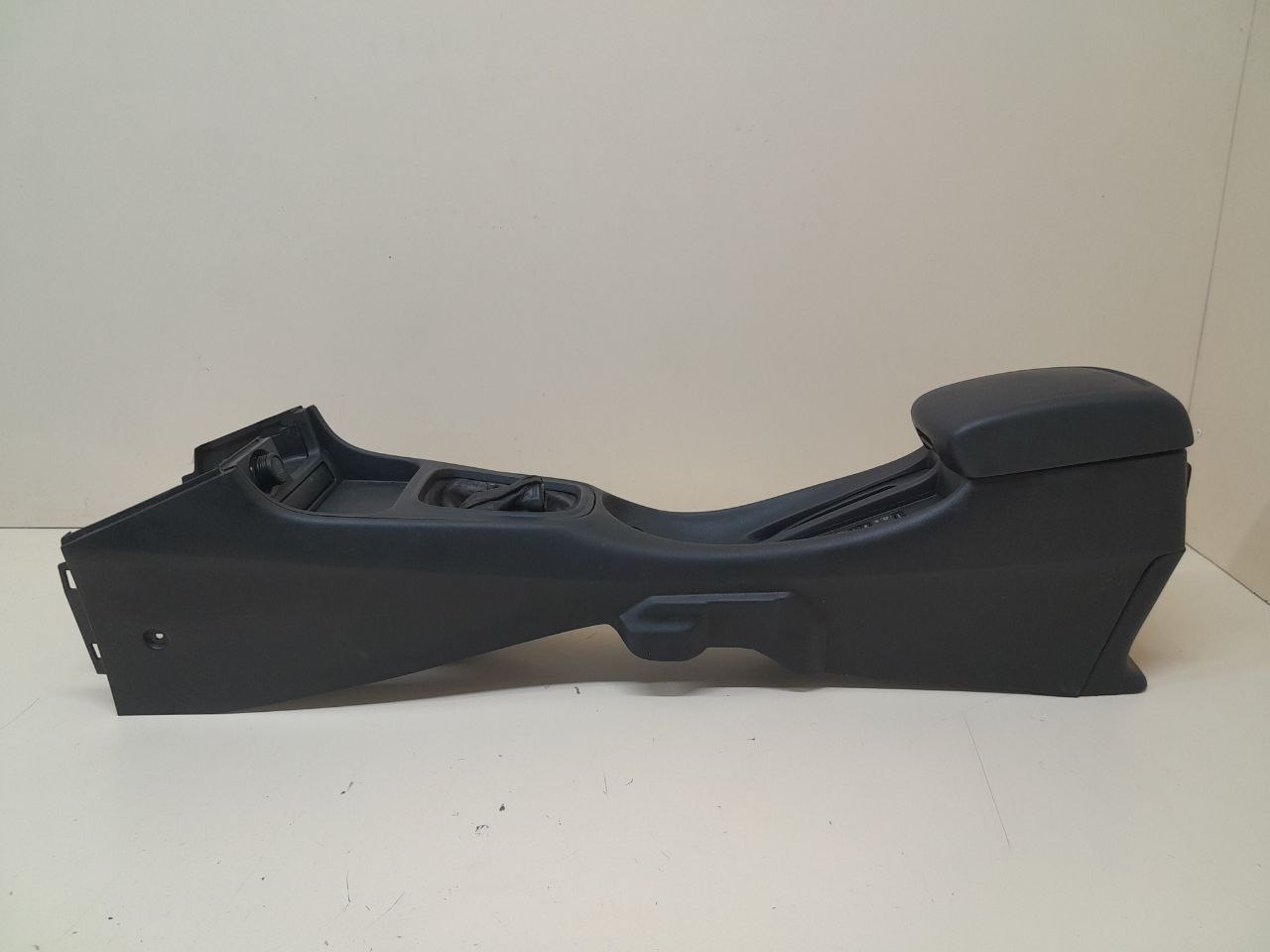 Консоль центральная Nissan Almera (N16) 2000-2006 Консоль центральная Nissan Almera (N16) 2000-2006