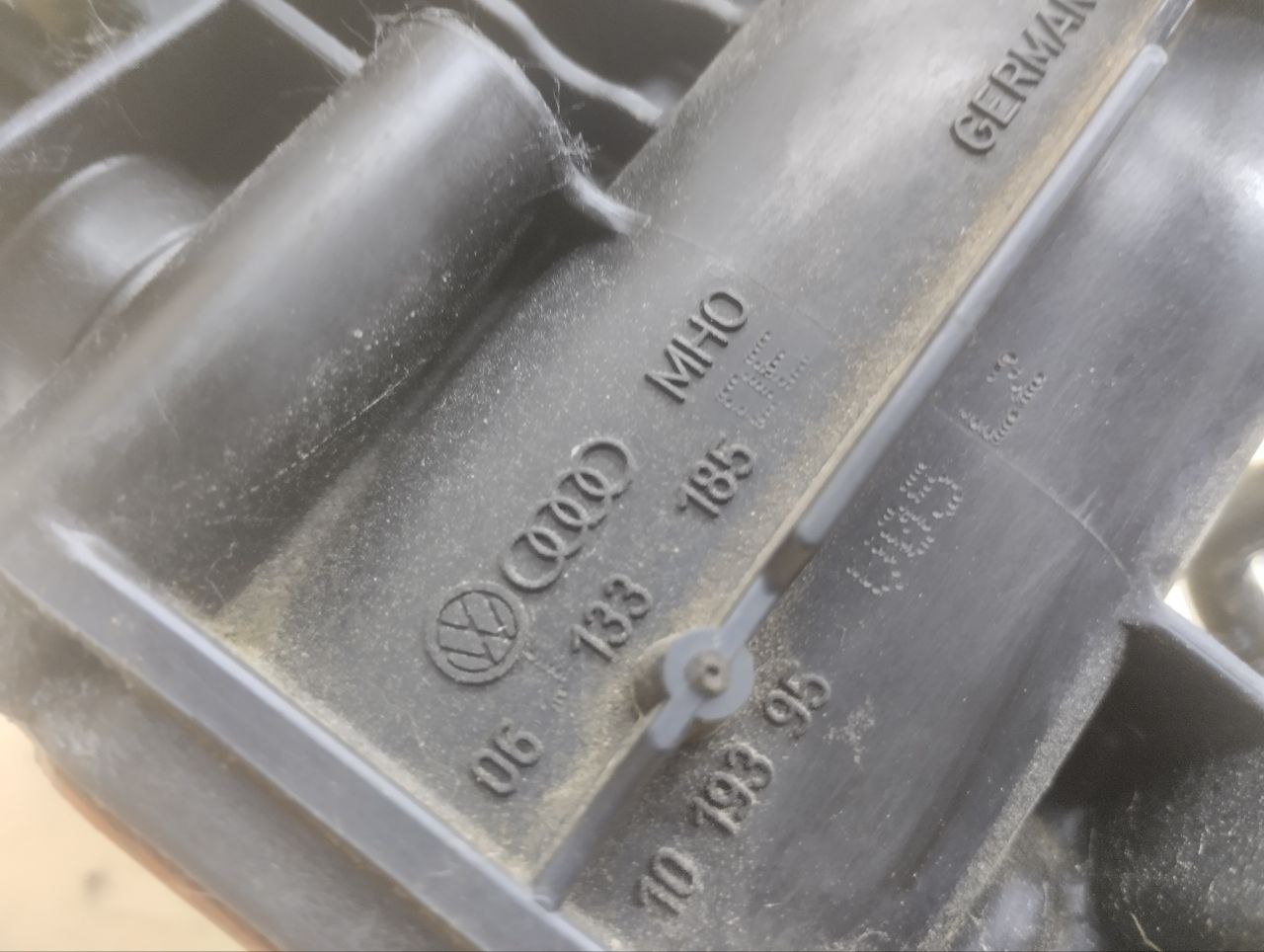 Коллектор впускной Volkswagen Passat B7 2011-2015