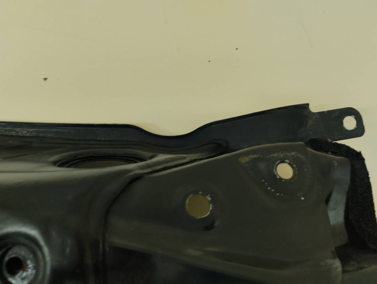 Водосток Kia Rio 3 (QB) 2011-2017 Водосток Kia Rio 3 (QB) 2011-2017