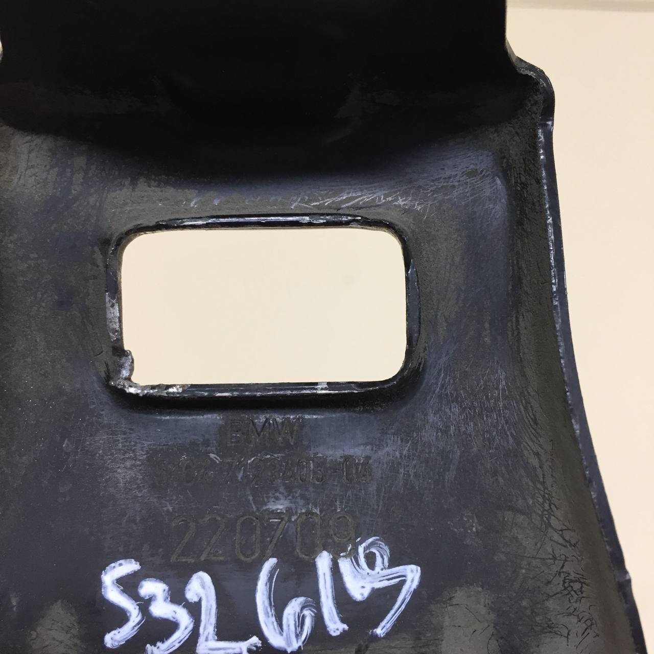 Замок капота BMW 1-series E87/E81 2004-2011