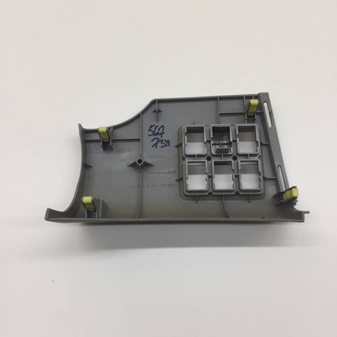 Накладка (кузов внутри) Toyota Rav 4 (A30) 2006-2013 Накладка (кузов внутри) Toyota Rav 4 (A30) 2006-2013