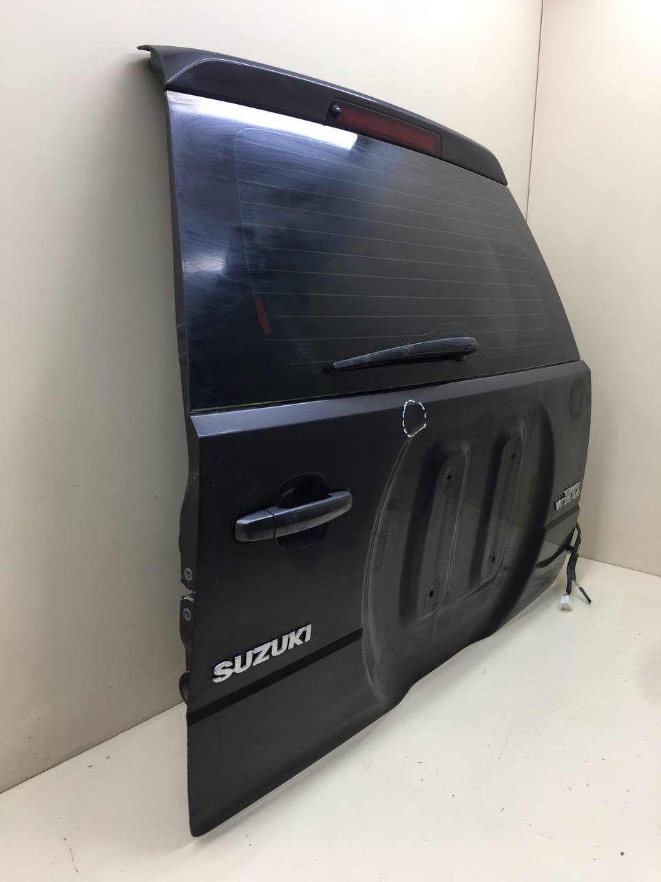 Дверь багажника со стеклом Suzuki Grand Vitara 2005-2015