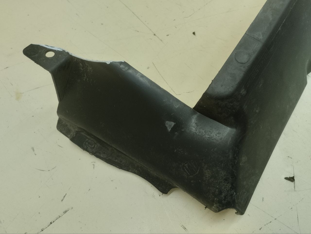 Воздуховод радиатора Renault Duster (HSA, HSM) 2012> Воздуховод радиатора Renault Duster (HSA, HSM) 2012>