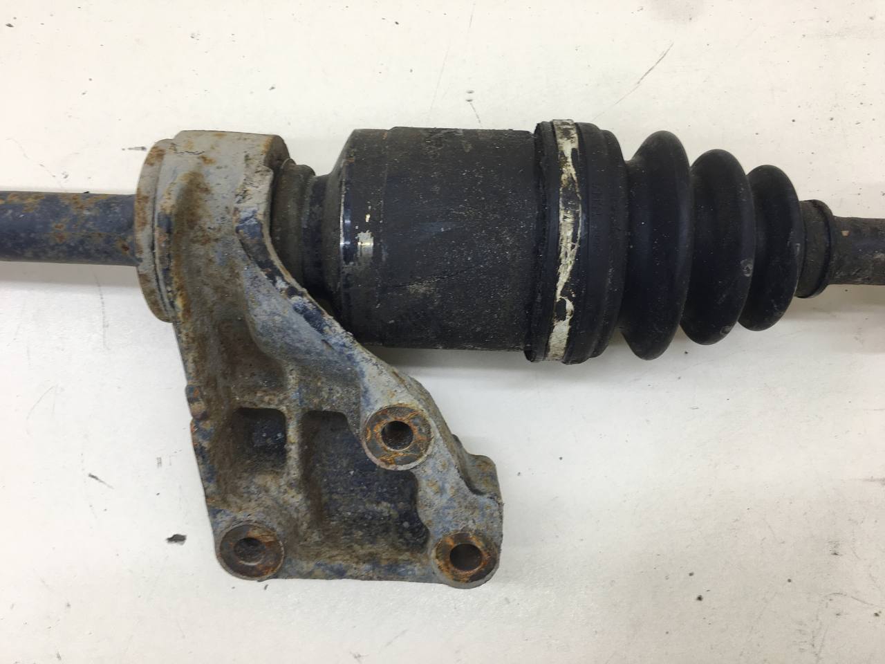 Полуось передняя правая Mazda Mazda 6 (GG) 2002-2007 Полуось передняя правая Mazda Mazda 6 (GG) 2002-2007