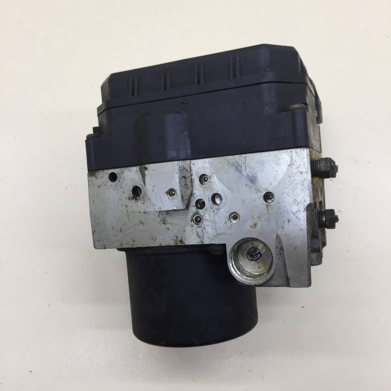 Блок ABS (насос) Toyota Rav 4 (A30) 2006-2013