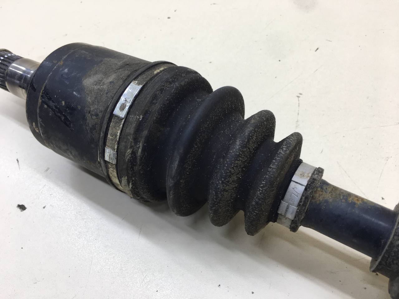 Полуось передняя левая Mazda Mazda 6 (GG) 2002-2007 Полуось передняя левая Mazda Mazda 6 (GG) 2002-2007