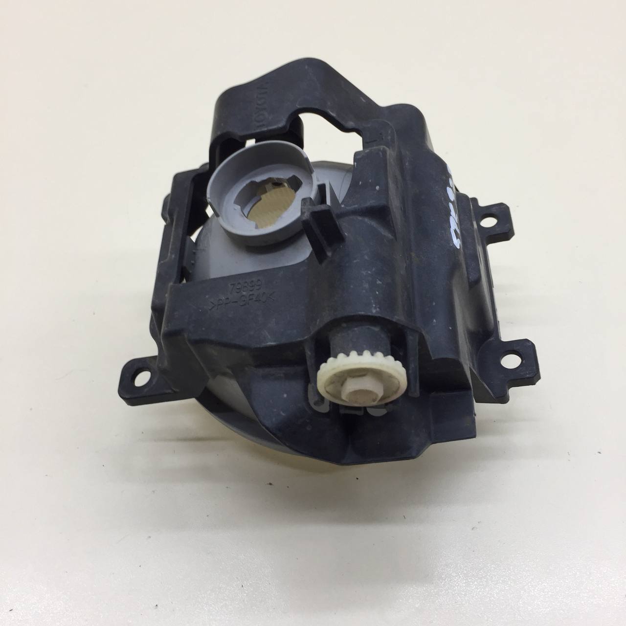 Фара противотуманная левая Toyota Land Cruiser (J200) 2007-2021