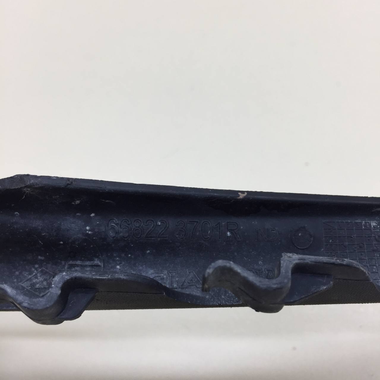 Накладка лобового стекла Renault Logan (2) 2014>