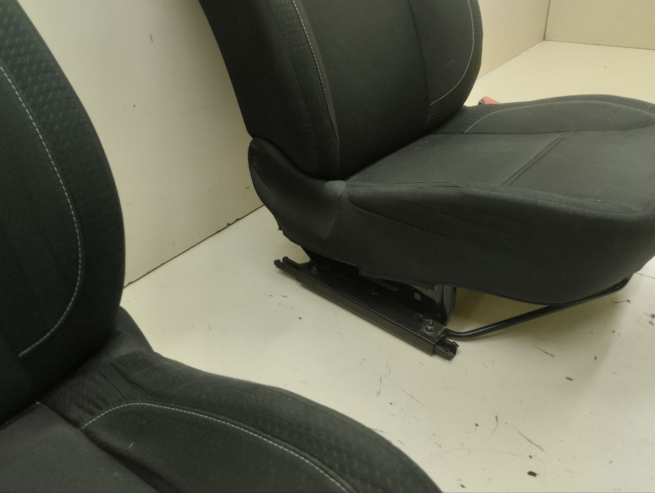Сиденье (комплект) Renault Duster (HSA, HSM) 2012> Сиденье (комплект) Renault Duster (HSA, HSM) 2012>