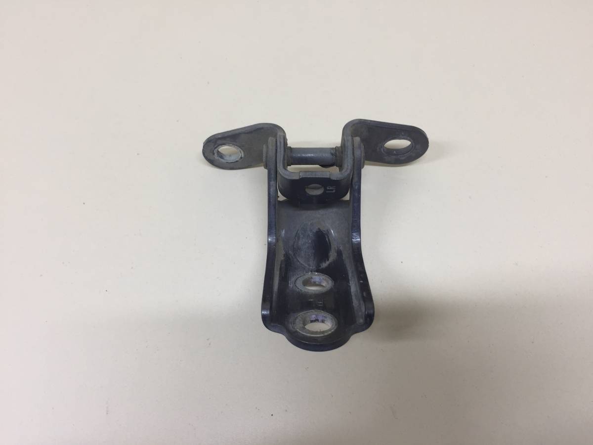 Петля двери задней правой нижняя Hyundai Solaris (RB) 2010-2017