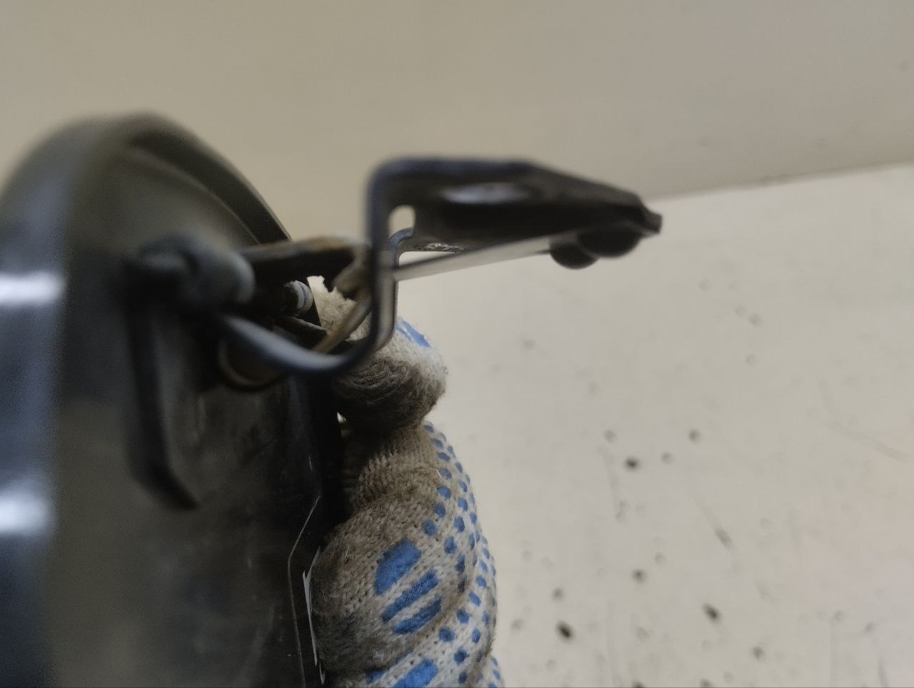 Лючок бензобака Chevrolet Niva 2009-2020