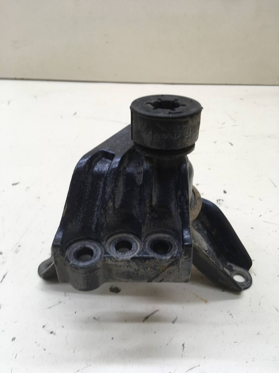 Опора двигателя правая Hyundai ix35 (LM) 2010-2015 Опора двигателя правая Hyundai ix35 (LM) 2010-2015