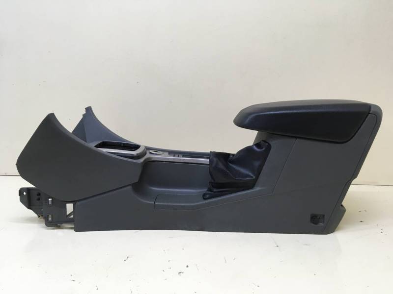 Консоль центральная Ford Focus 2 (DB) 2008-2011 Консоль центральная Ford Focus 2 (DB) 2008-2011