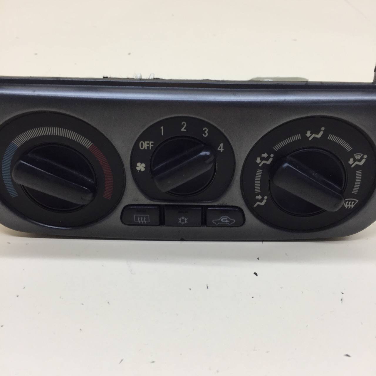 Блок управления отопителем Mitsubishi Lancer 9 (CS/Classic) 2000-2011 Блок управления отопителем Mitsubishi Lancer 9 (CS/Classic) 2000-2011