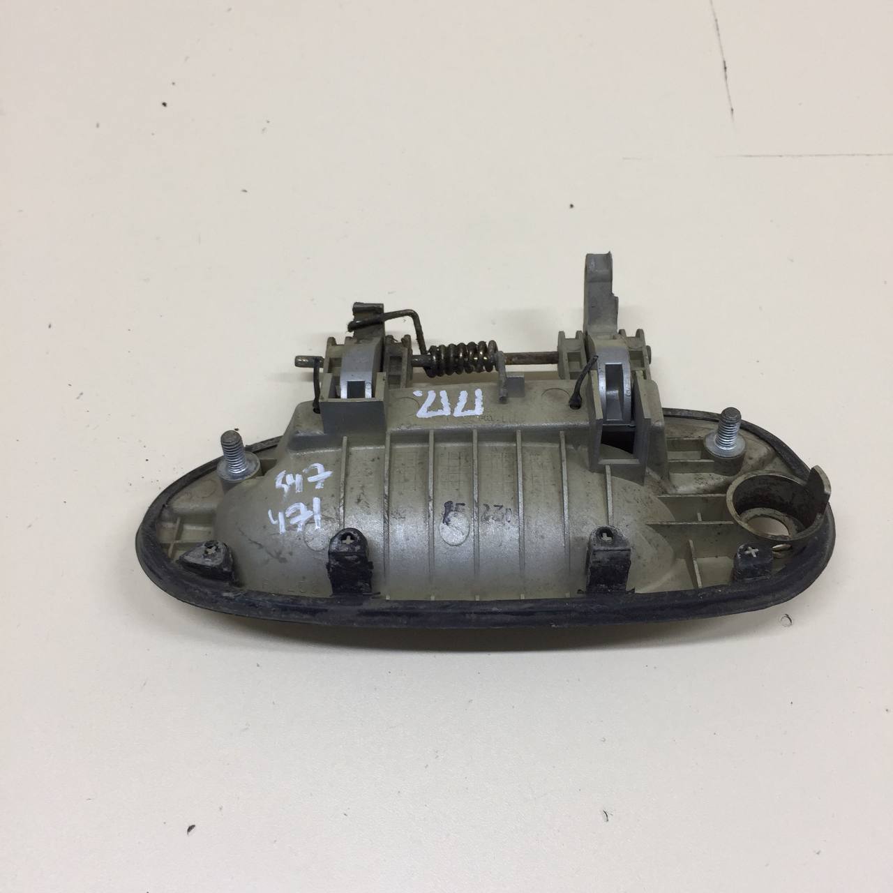 Ручка двери передней наружная правая Kia Sephia 2001-2004