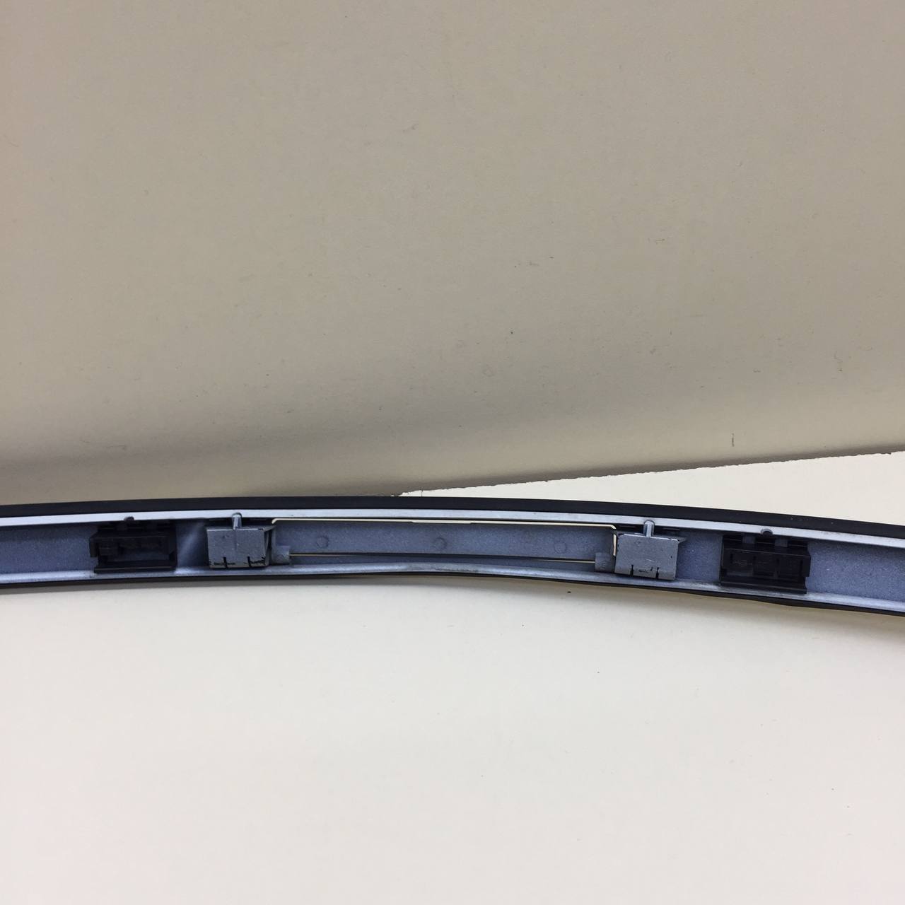Молдинг крыши правый BMW 3-series E90/E91 2005-2011