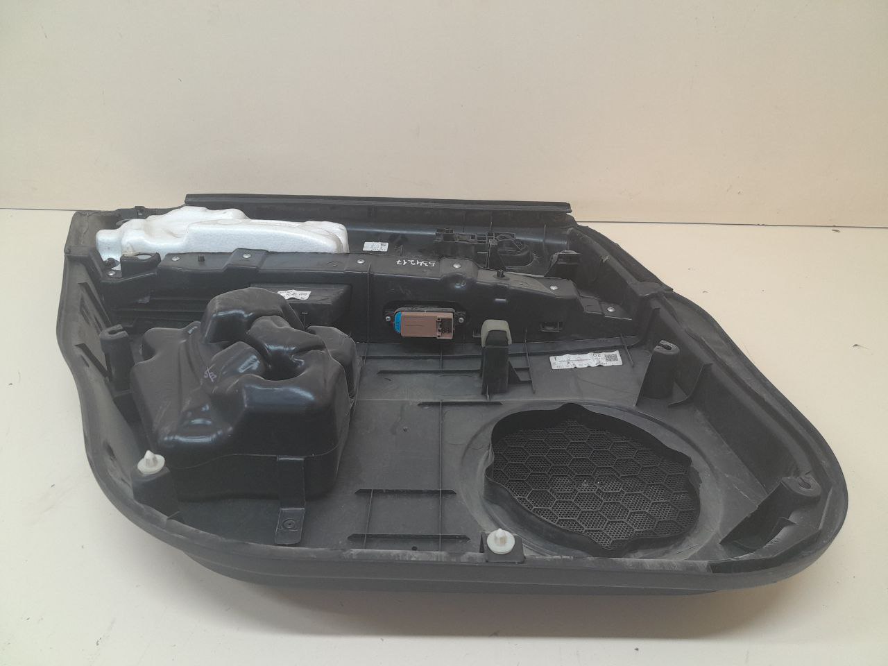 Обшивка двери задней правой Mazda CX-7 (ER) 2006-2012