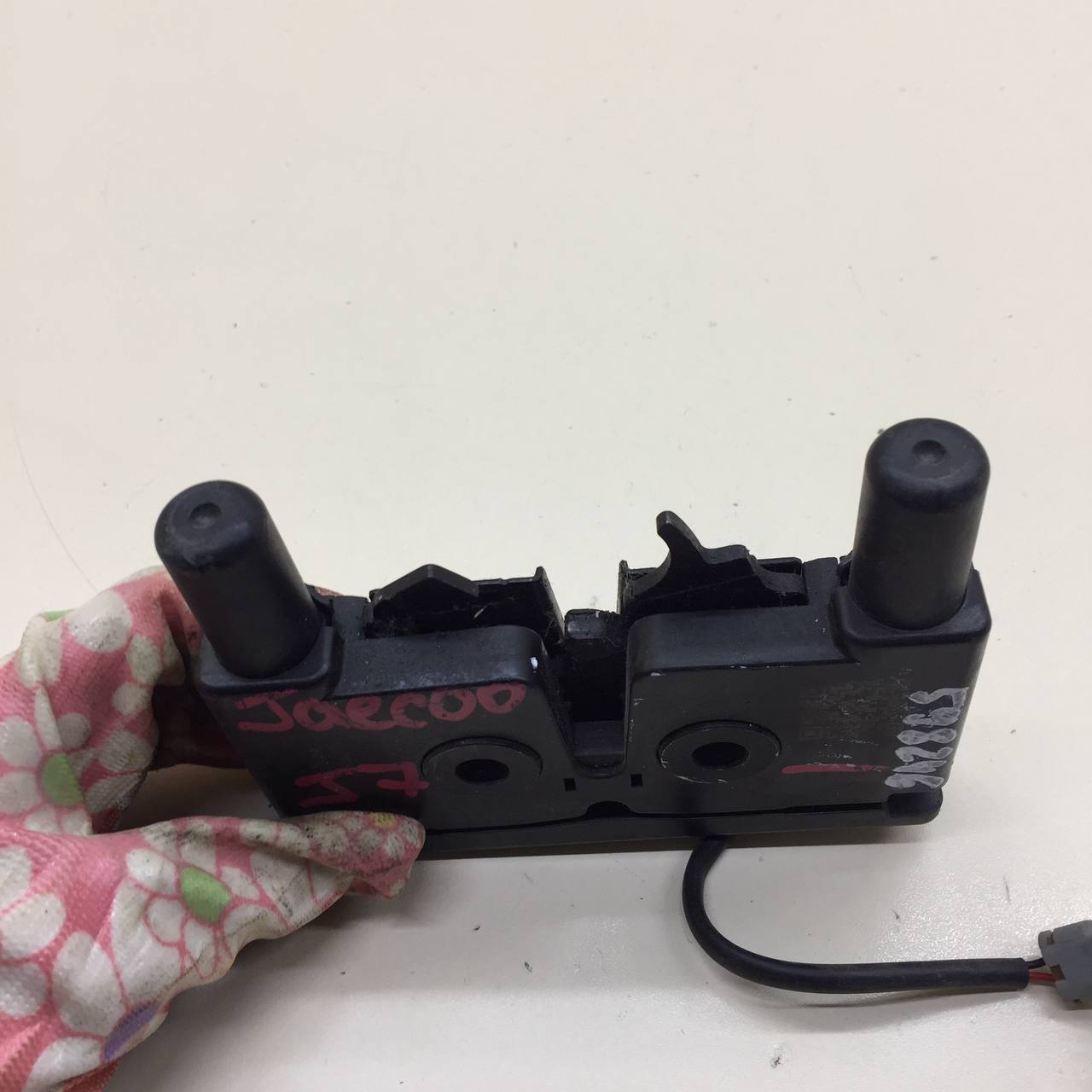 Замок капота EXEED RX 2022>