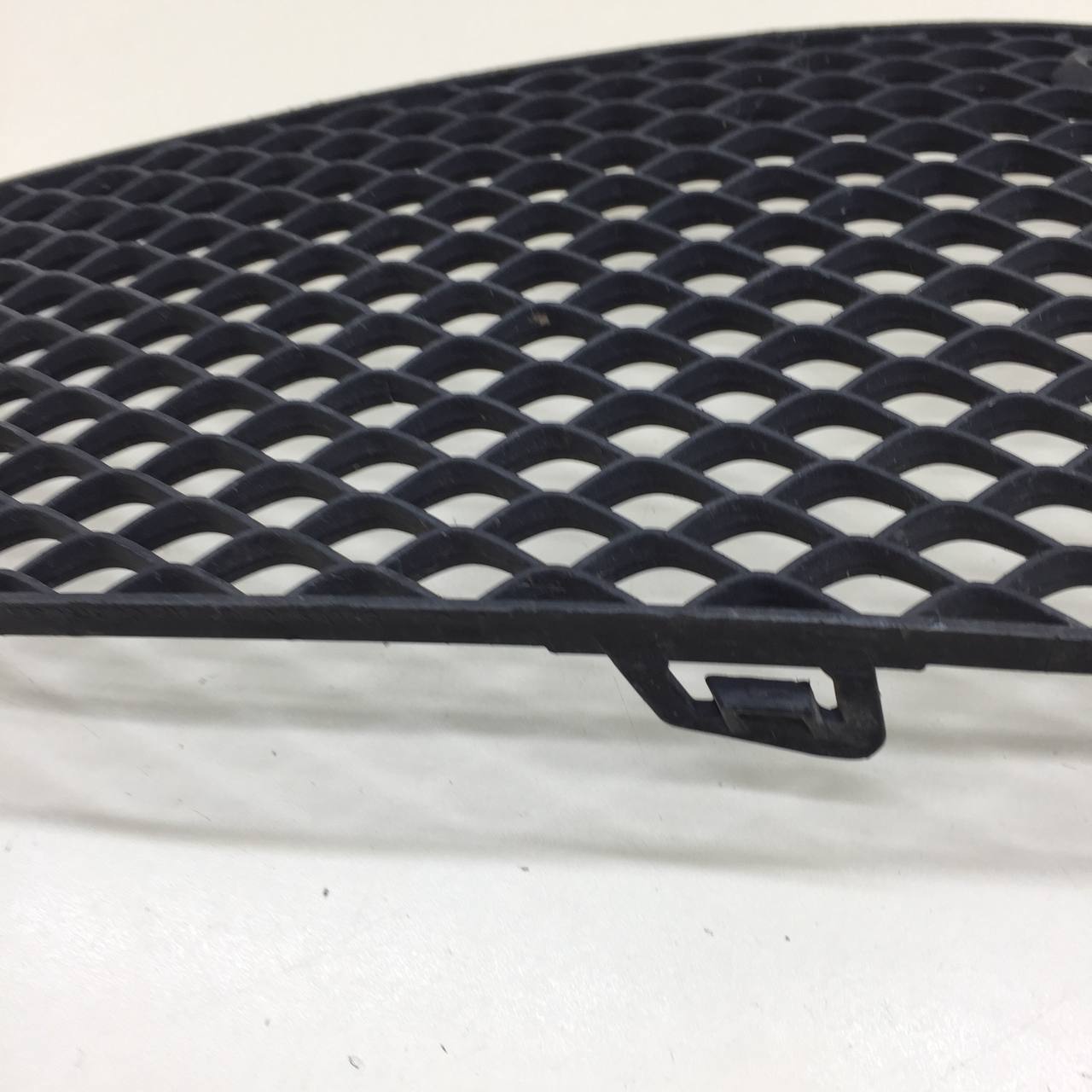 Решетка в бампер левая Mercedes-Benz C-Class (W205) 2014>