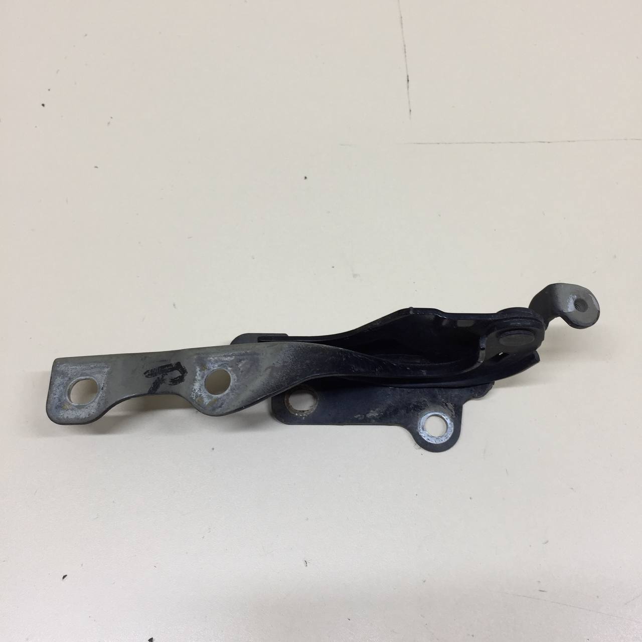 Петля капота правая Hyundai Starex H1/Grand Starex 2007>