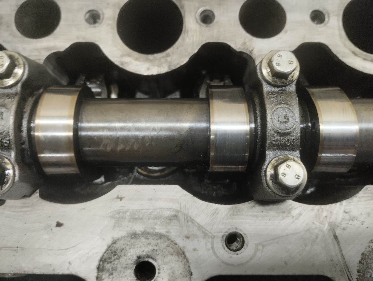 Головка блока цилиндров Land Rover Discovery 3 (L319) 2004-2009 Головка блока цилиндров Land Rover Discovery 3 (L319) 2004-2009