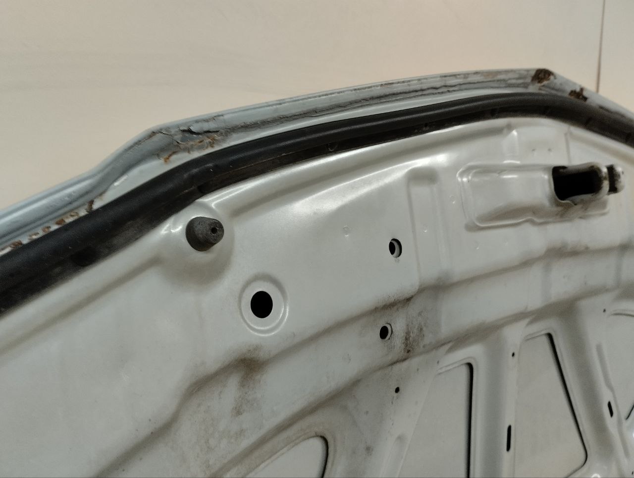 Капот Nissan Almera Classic (B10) 2006-2013 Капот Nissan Almera Classic (B10) 2006-2013