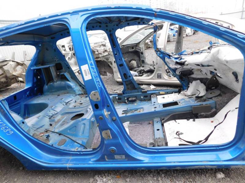 Порог со стойкой правый Renault Sandero 2014>