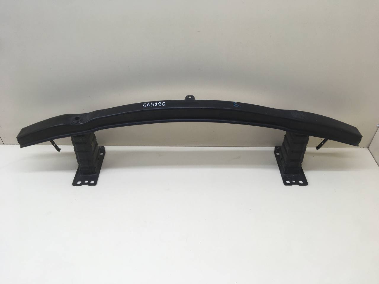 Усилитель переднего бампера BMW 3-series E90/E91 2005-2011