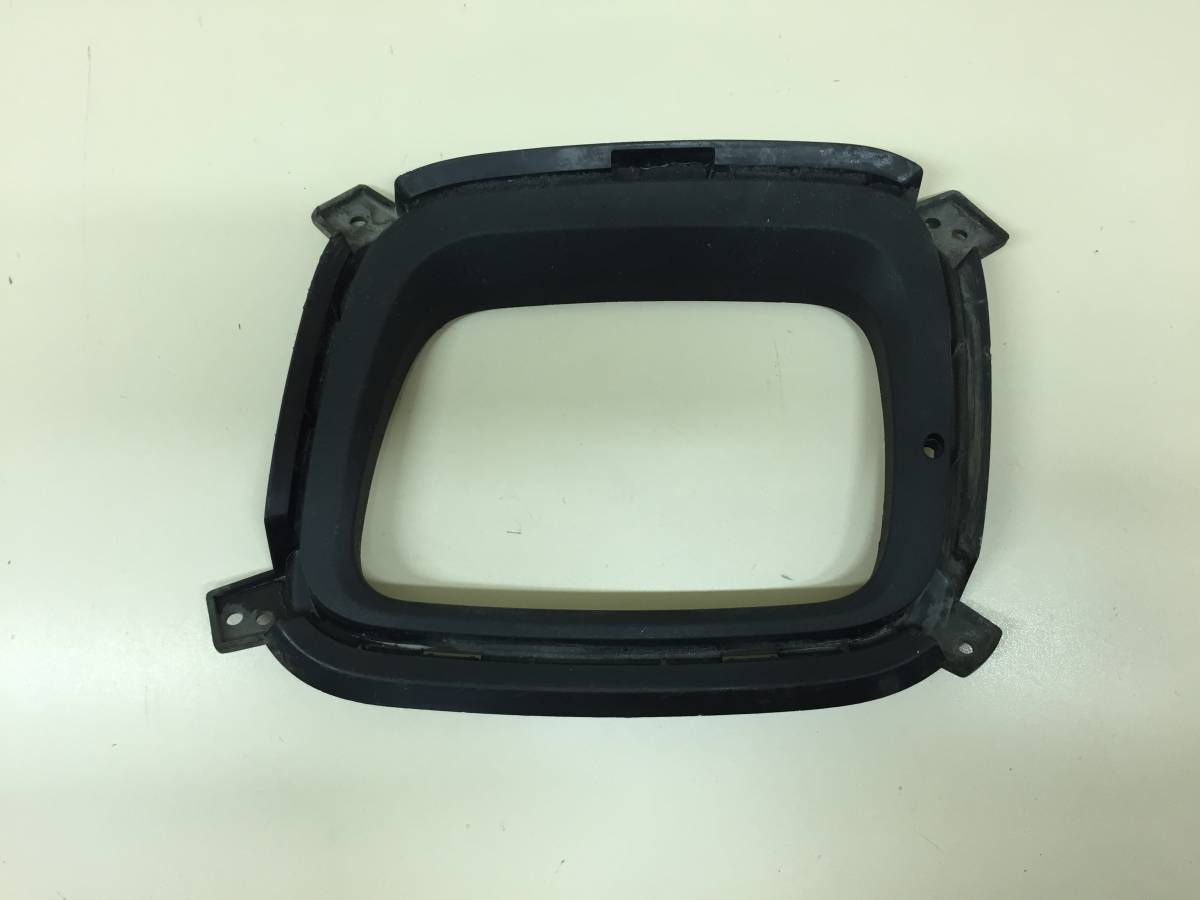 Рамка противотуманной фары правой Kia Sorento (XM) 2009-2021