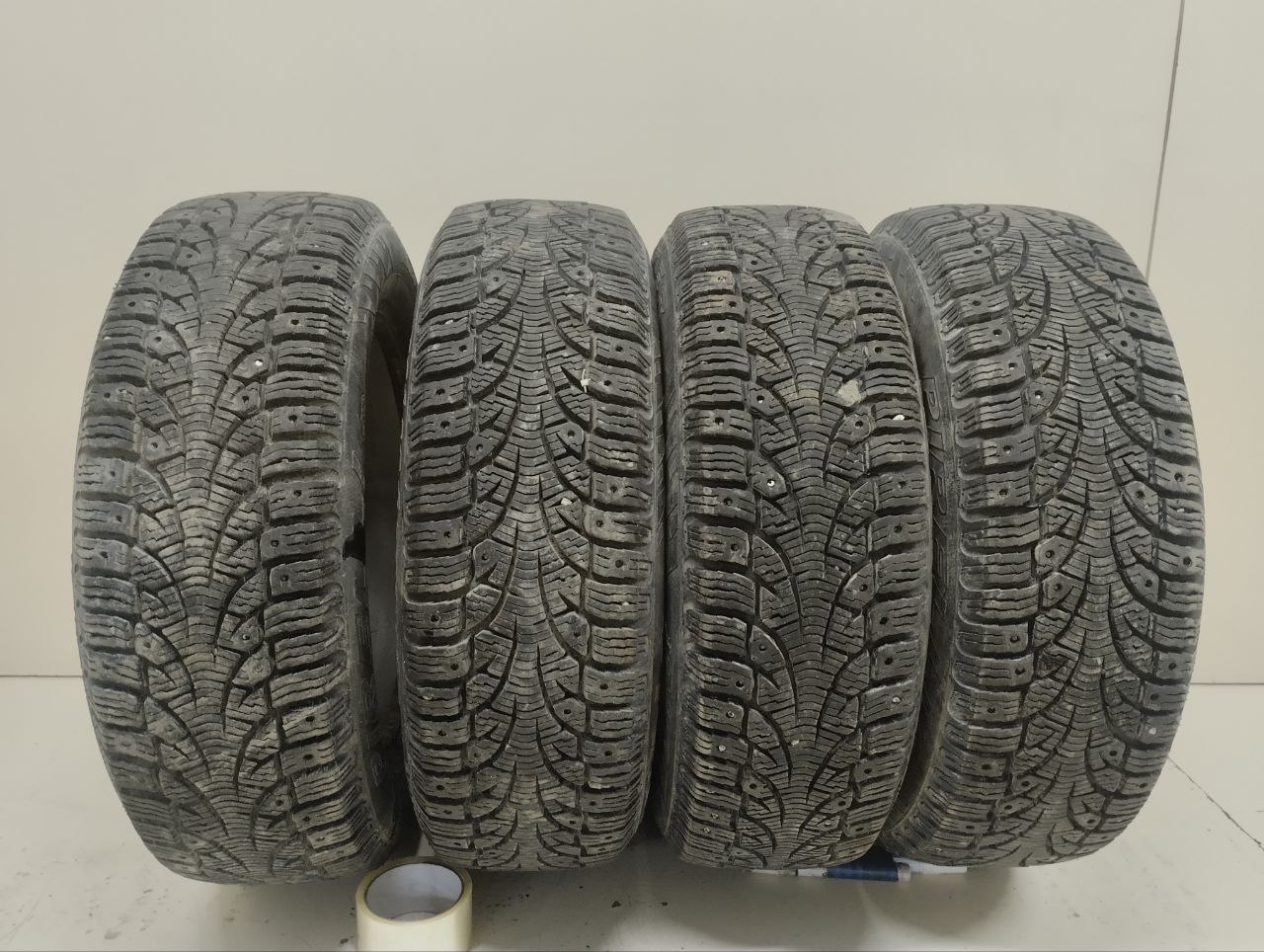 Шины к-кт R15 Зимние шипованные Pirelli Winter Carving Edge 