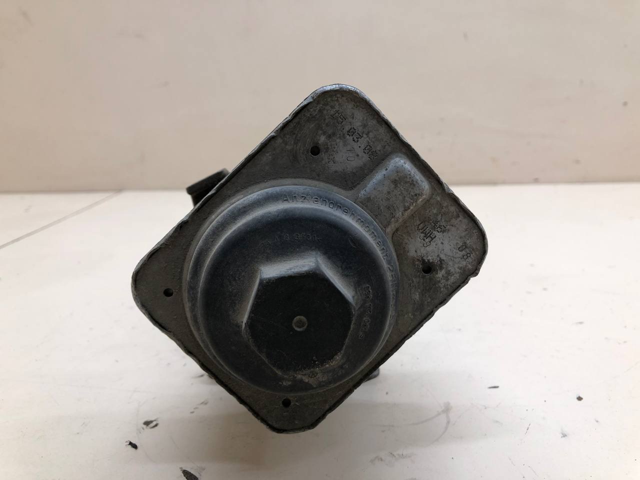 Корпус масляного фильтра Audi A3 (8P) 2004-2013 Корпус масляного фильтра Audi A3 (8P) 2004-2013