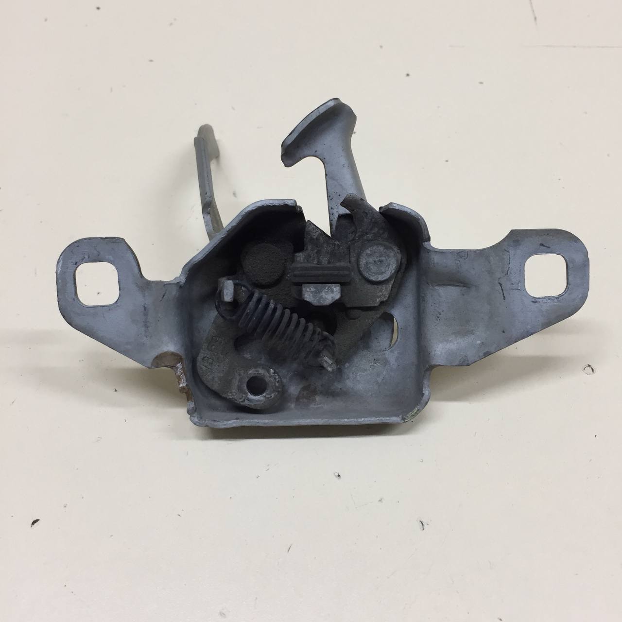 Замок капота Renault Duster (HSA, HSM) 2012>