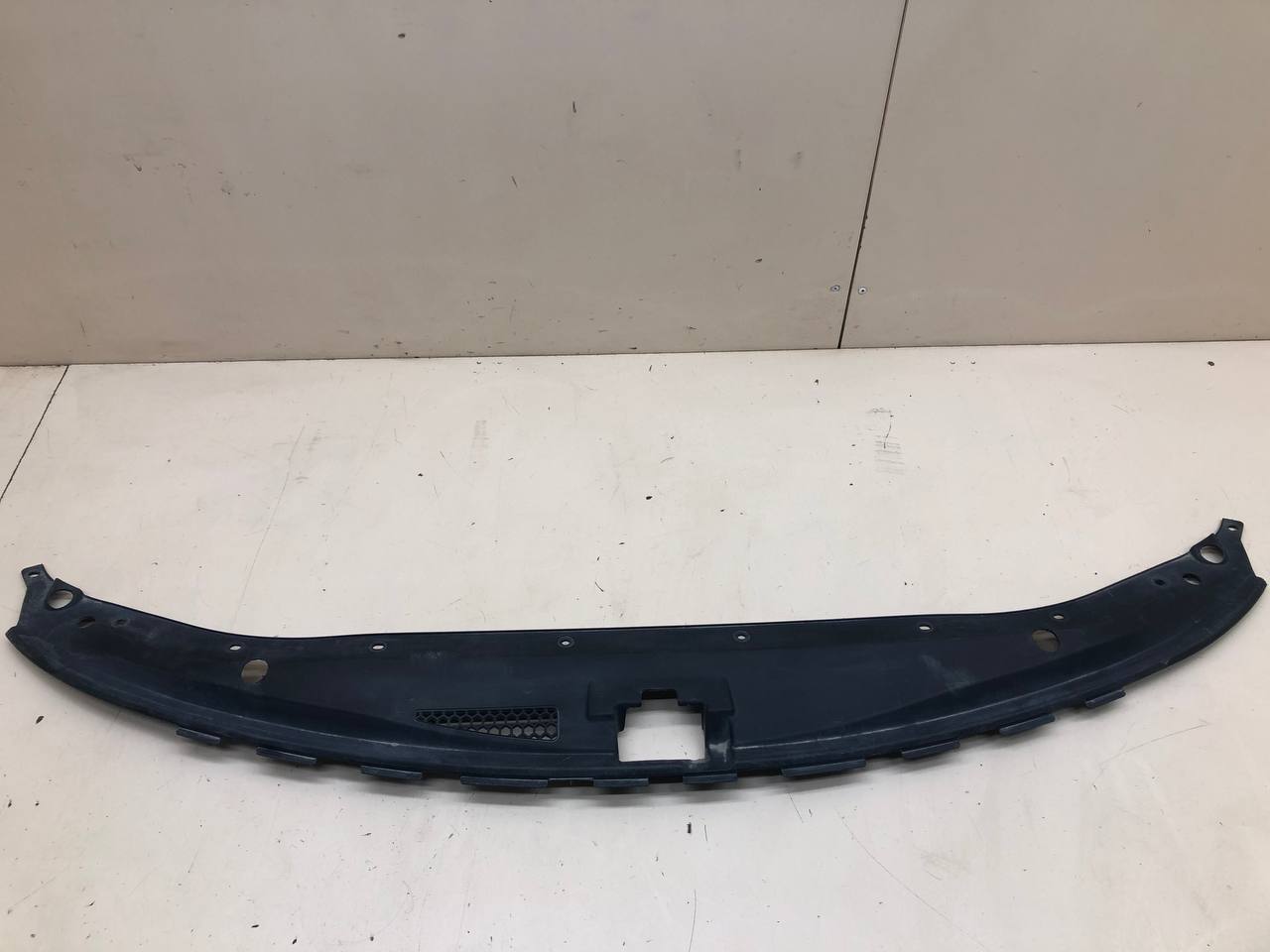 Кожух замка капота Hyundai Starex H1/Grand Starex 2007>