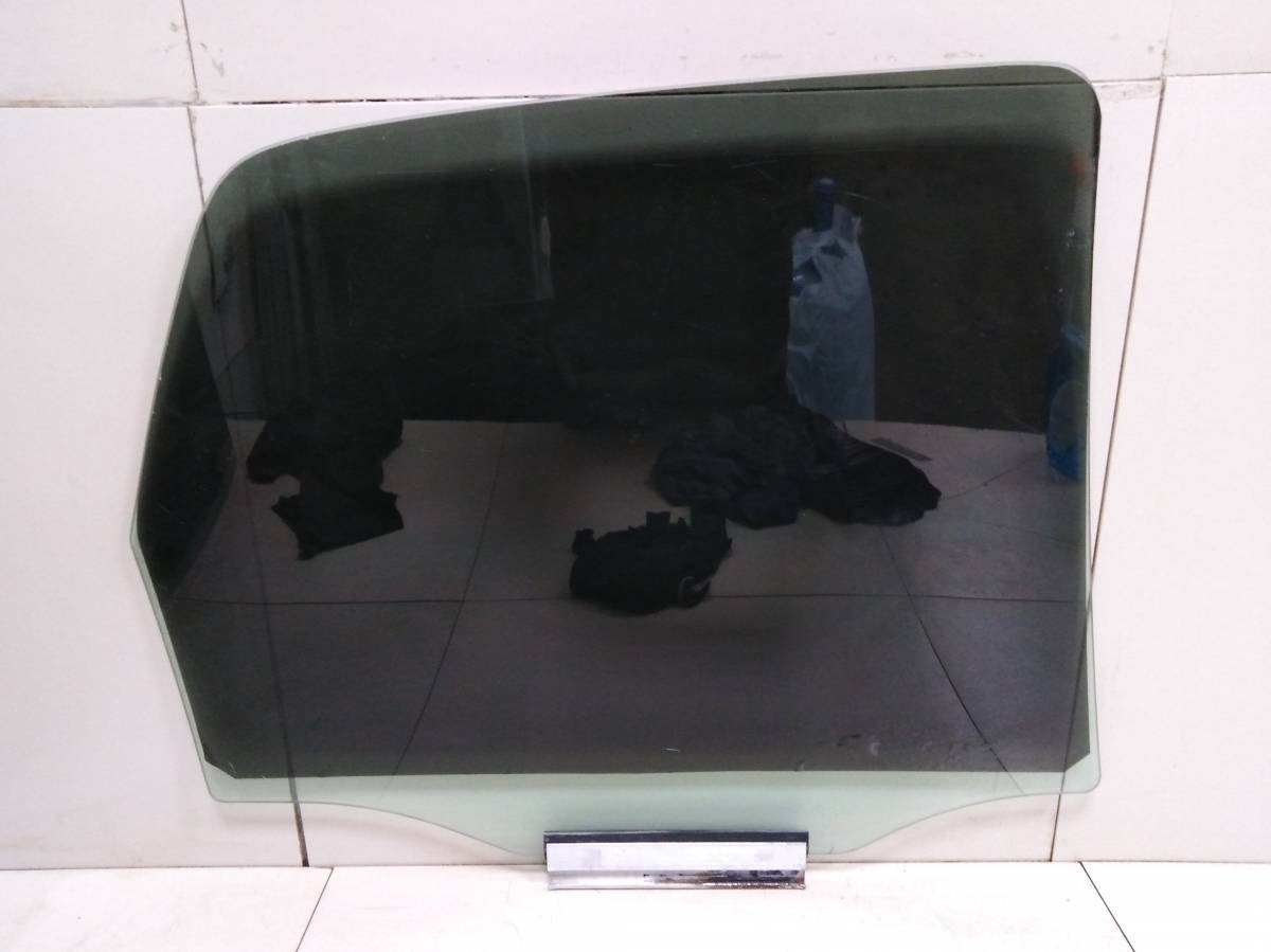 Стекло двери задней левой Opel Meriva 2003-2010