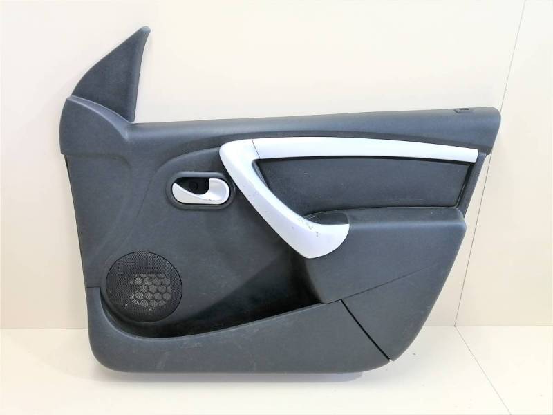 Обшивка двери передней правой Lada Largus 2012>