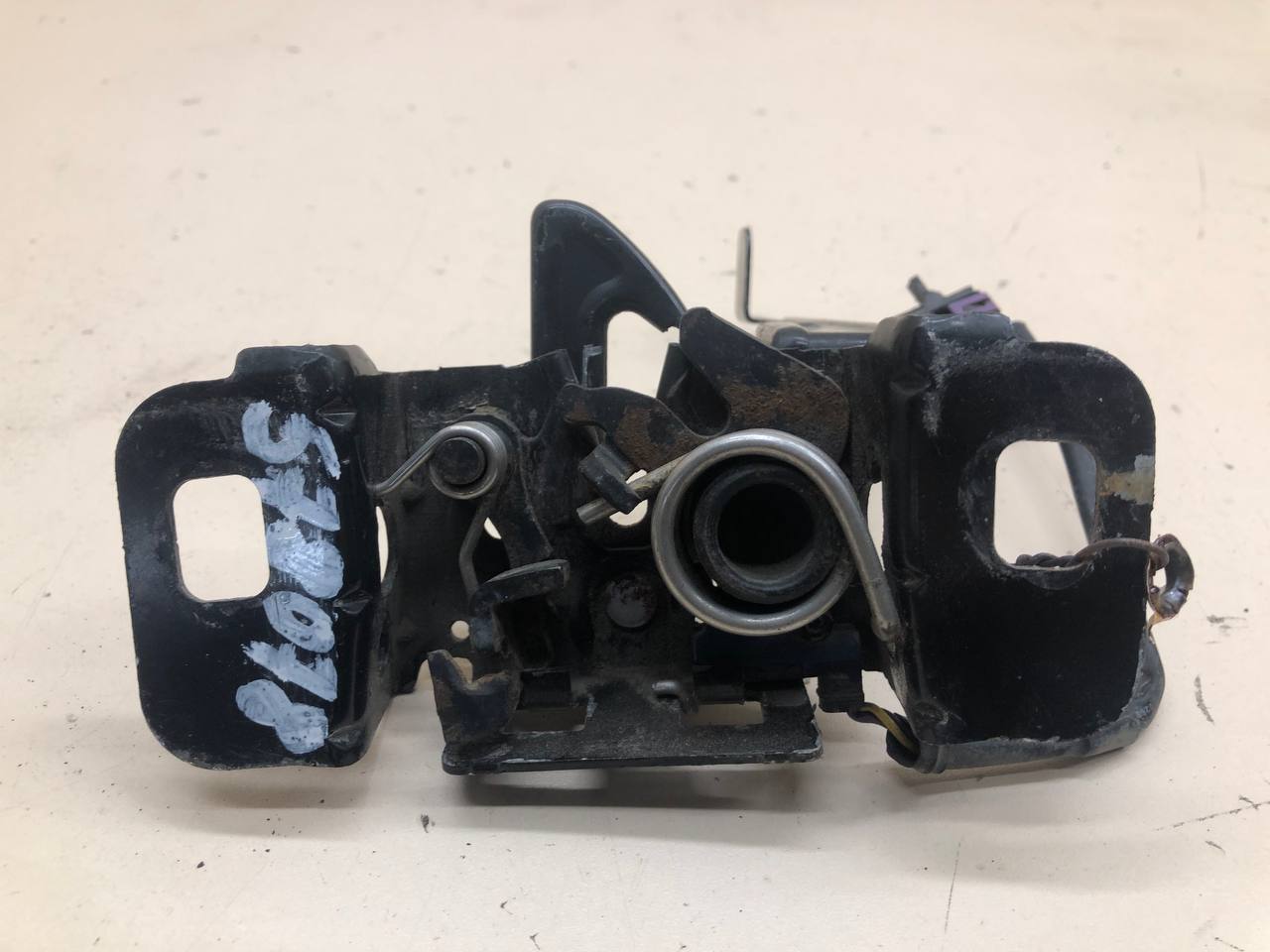 Замок капота Chevrolet Cruze (J300) 2009-2016