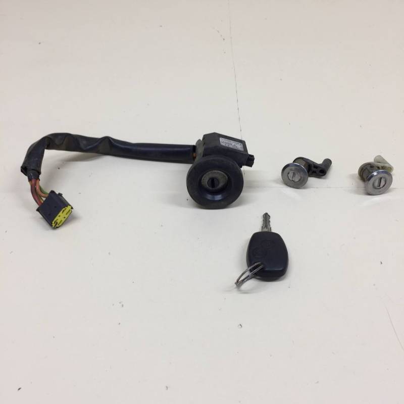 Замок зажигания Renault Duster (HSA, HSM) 2012> Замок зажигания Renault Duster (HSA, HSM) 2012>