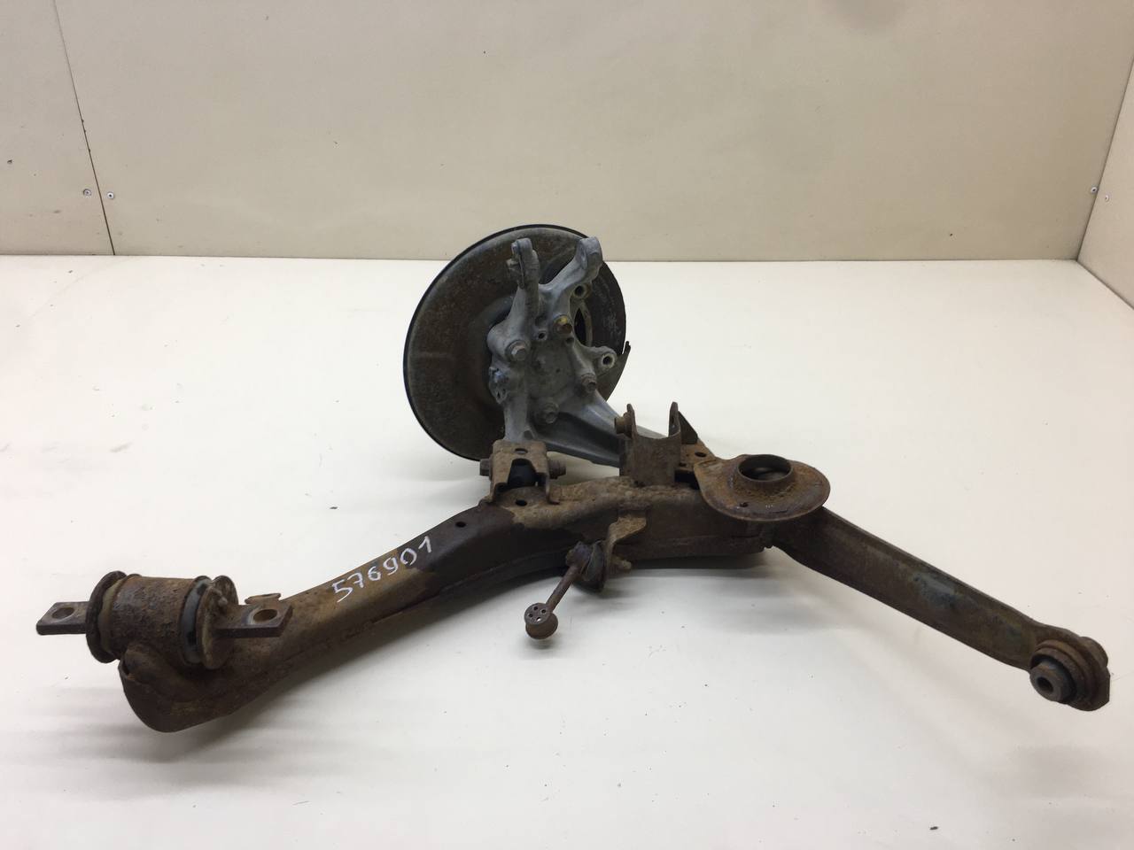 Кулак поворотный задний правый Honda Civic 4D 2006-2012