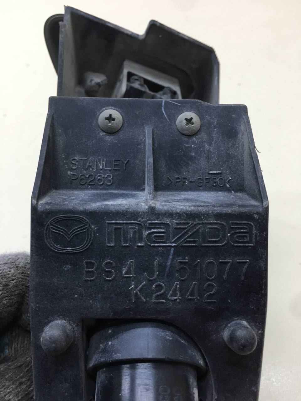 Форсунка омывателя фары Mazda Mazda 3 (BK) 2002-2009