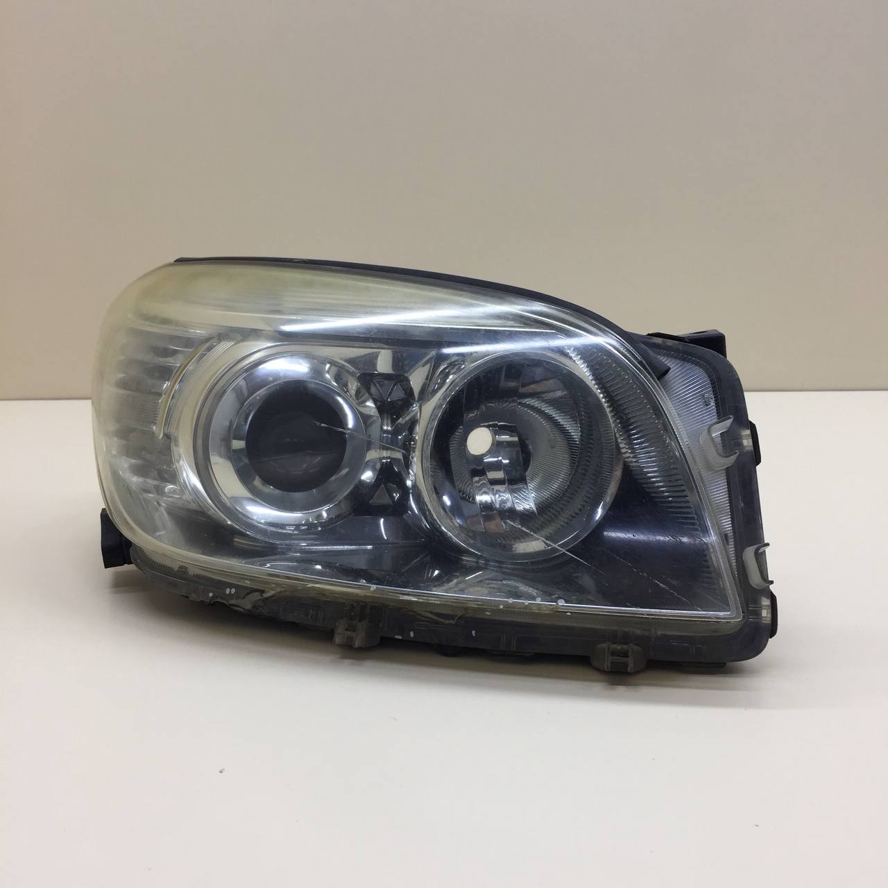 Фара правая Toyota Rav 4 (A30) 2006-2013