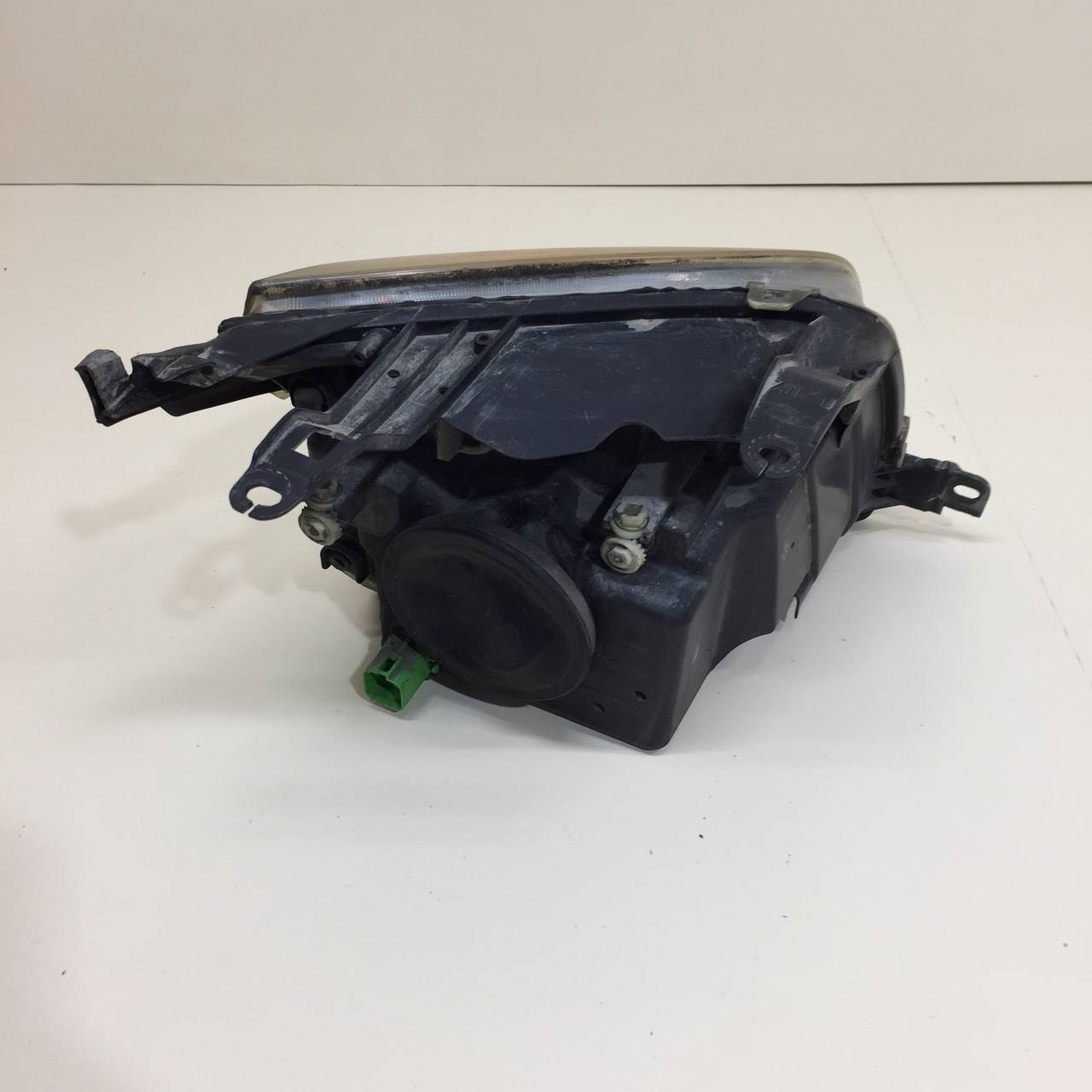 Фара левая Ford Fusion (JU) 2002-2012 Фара левая Ford Fusion (JU) 2002-2012